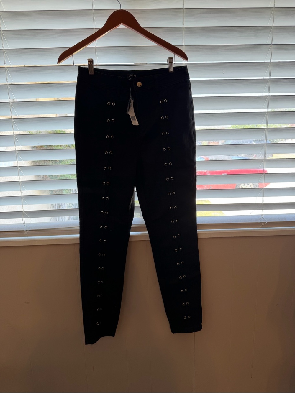 Bebe Womens Black Lace Up Front Grommet Skinny Jeans High Rise Size 30 NWT